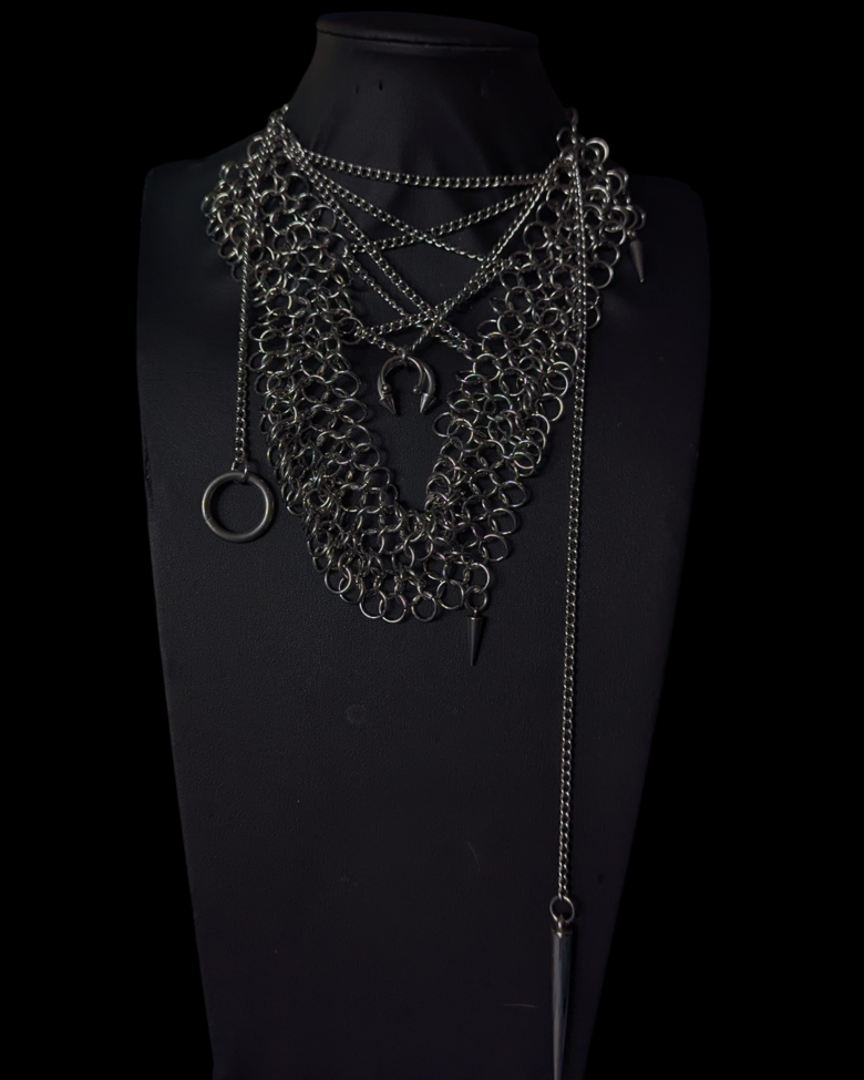 ASSYMETRICAL SERPTUM CHAINMAIL NECKLACE