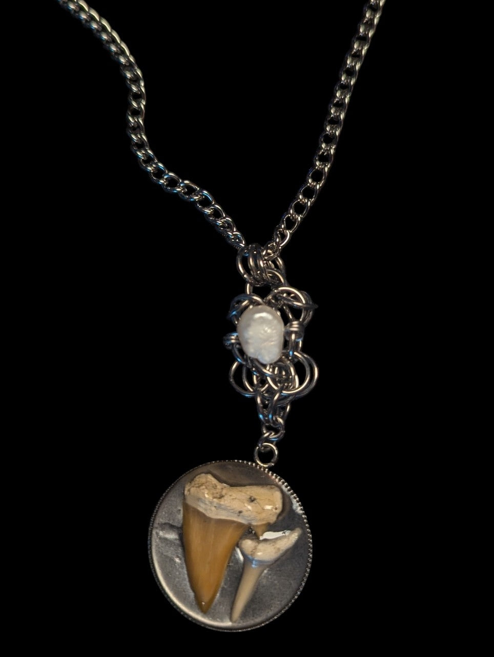 SHARK TOOTH CHAINMAIL PENDANT NECKLACE
