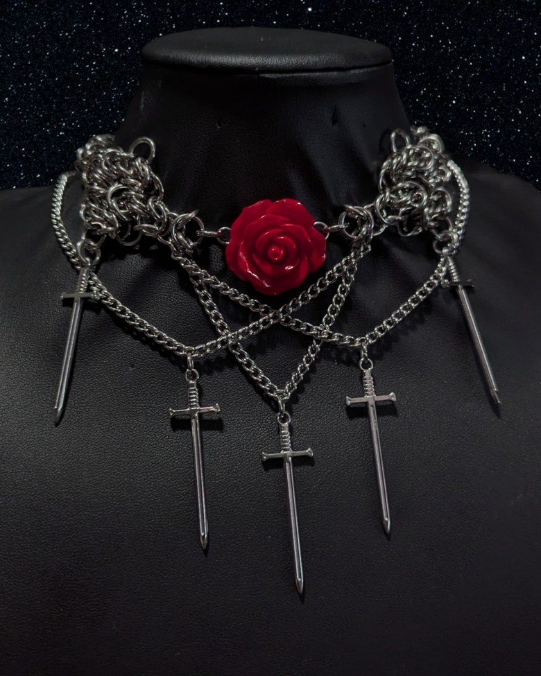 ROSE WARRIOR CHAINMAIL NECKLACE