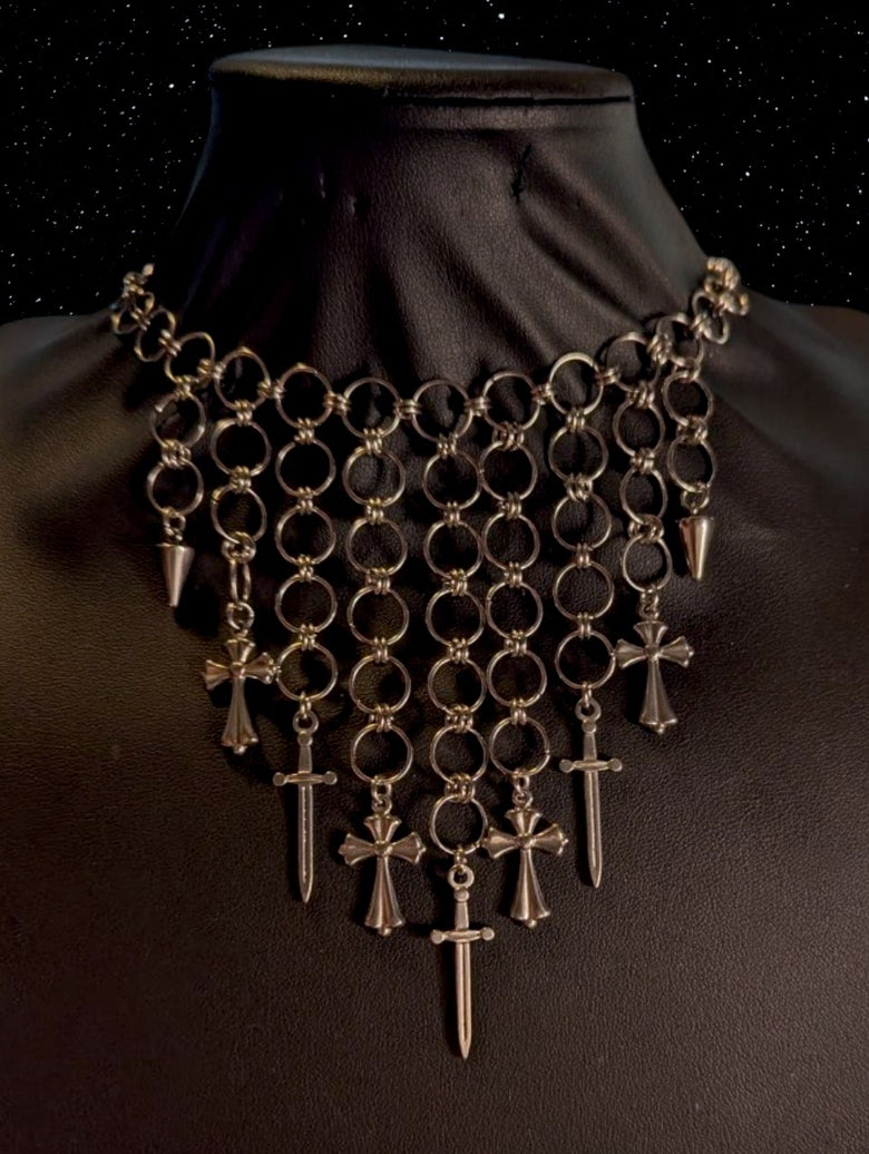 STAGGERED DAGGERS AND CROSSES CHAINMAIL NECKLACE