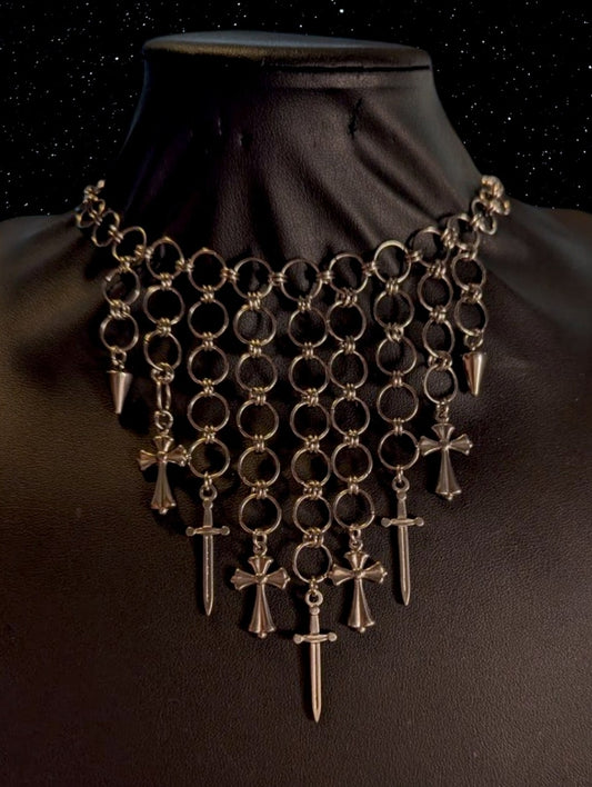 STAGGERED DAGGERS AND CROSSES CHAINMAIL NECKLACE