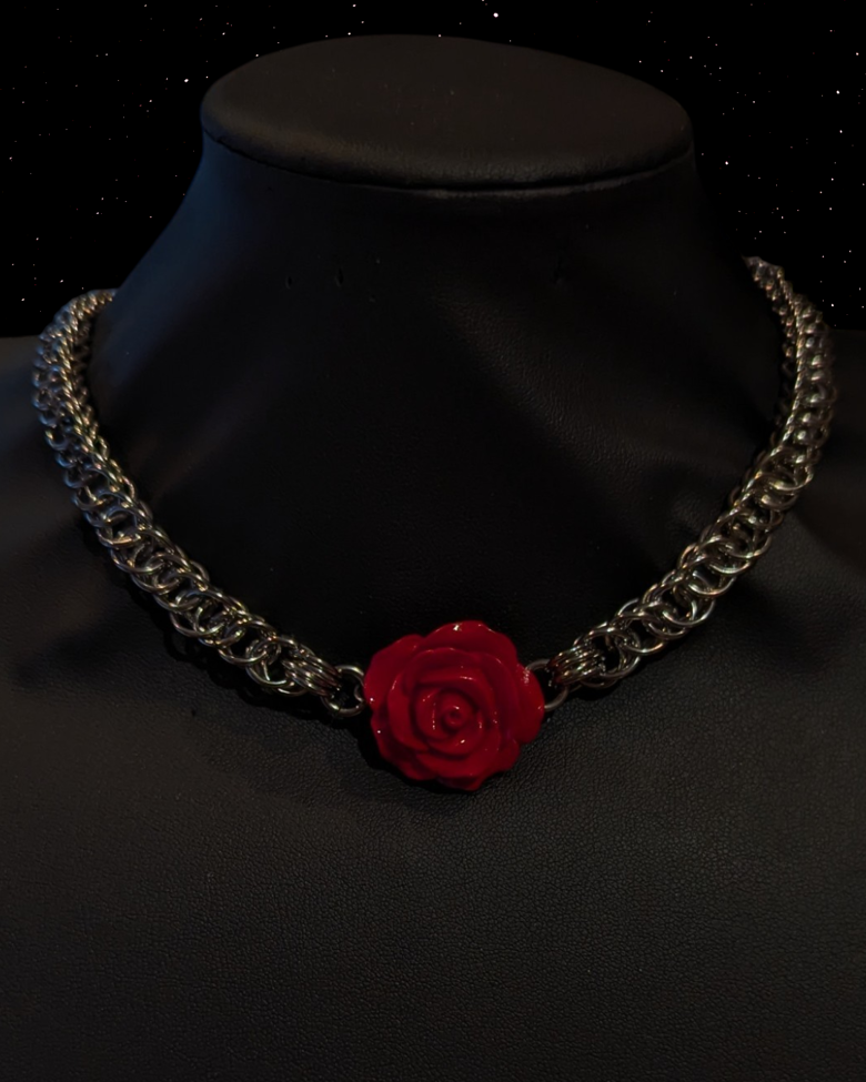RED ROSE CHAINMAIL NECKLACE