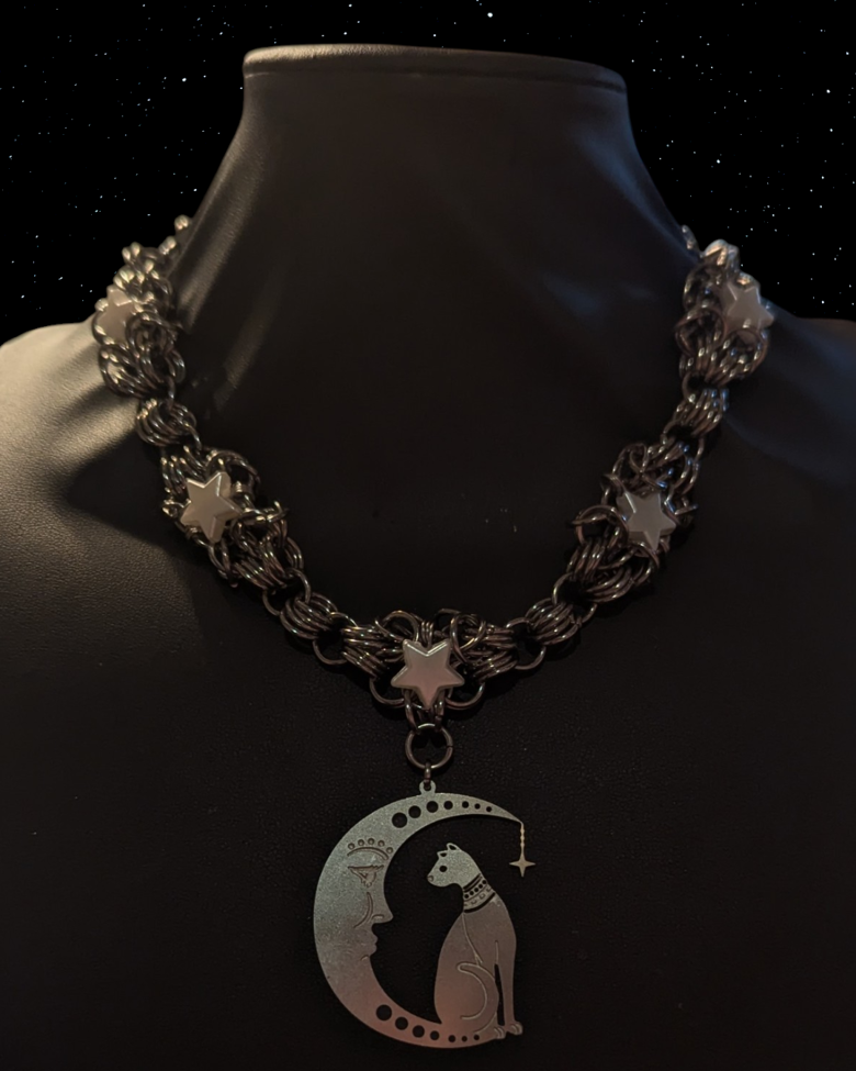 MOON CAT STAR PEARLS CHAINMAIL NECKLACE